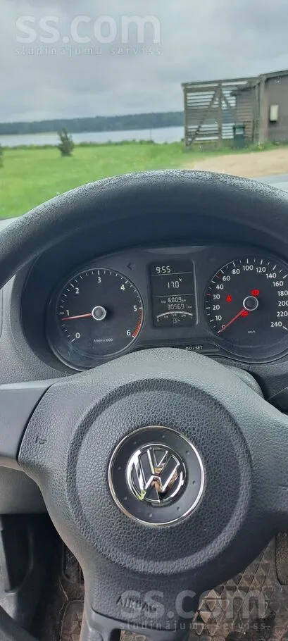 Volkswagen Rudenī pirkts jauns akumulators. Ziemas riepas. Ek