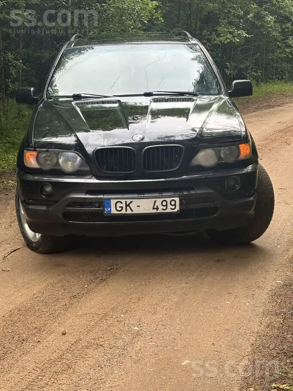 BMW Продаю машину в нормальном состоянии, много что по