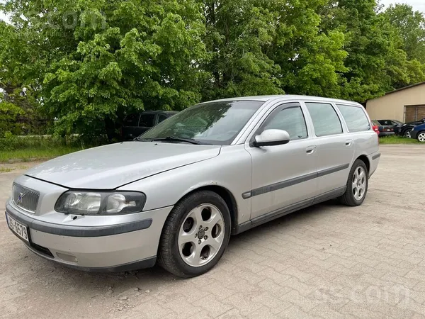 Volvo Pārdodu Volvo V70 2, 4 D5 120 kW 