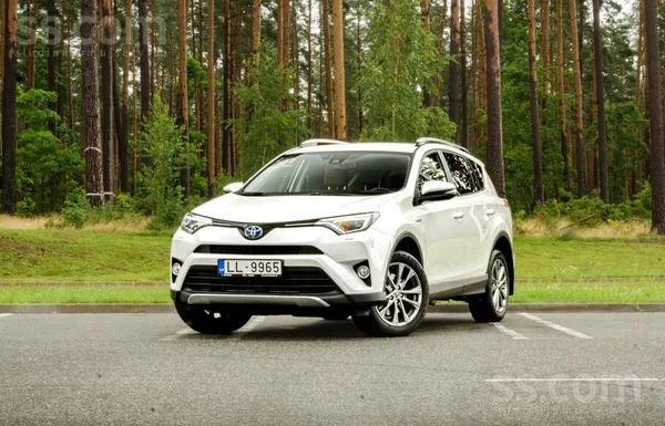 Toyota Toyota Rav4 2.5l hibrīds. 114kw