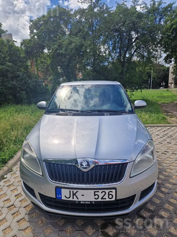 Skoda Pārdod saimniece savu automašīnu Škodu Fabia. Mašī