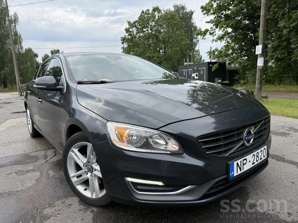 Pārdodu Volvo S60.Auto ir teicamā tehniskā un loti labā vizuālā stāvokli. Be