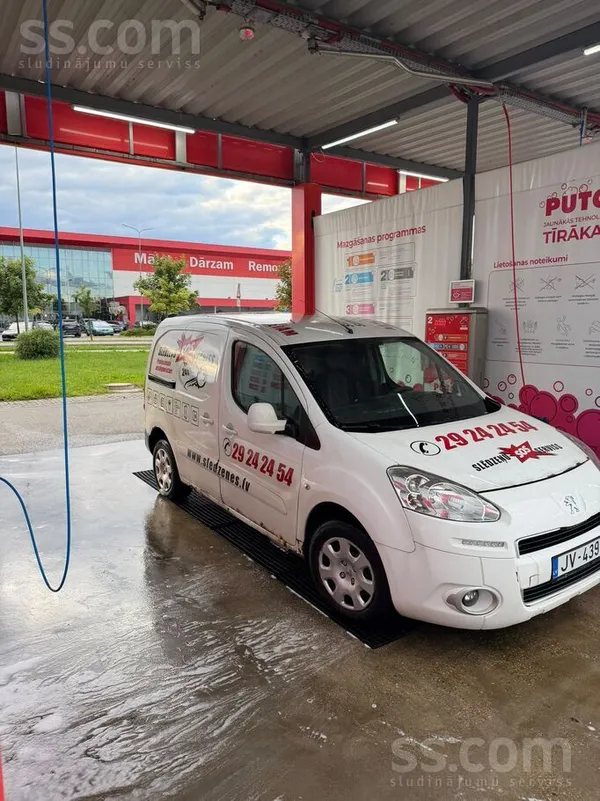 Peugeot Pārdod Peugeot Partner uzticamu un ekonomisku darb