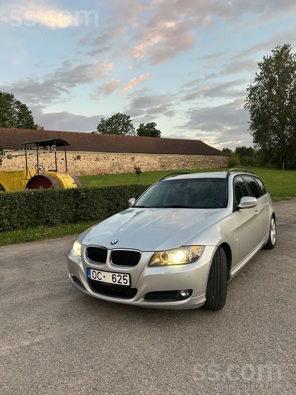 BMW Pārdod BMW 320d Touring 130kW. Auto labā tehniskā 