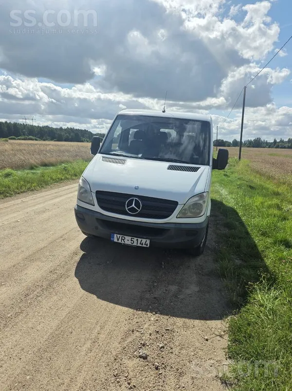 Mercedes Pilna massa 2800kg. Par cenu var parunat. T. a 08.