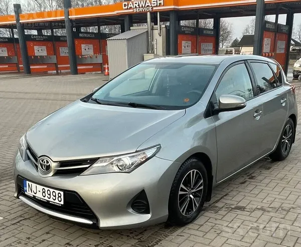 Toyota Pārdošanā Toyota Auris – uzticams, ekonomisks un k