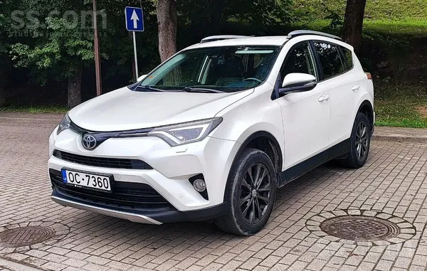 Toyota 2.0 benzīns, 152zs, automāts (Cvt), pilnpiedziņa (