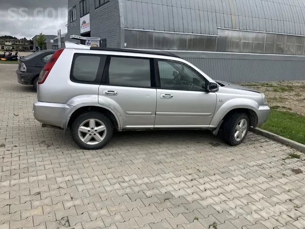 Nissan Pardod jo nav laika piekerties. Ruc brauc bremze .
