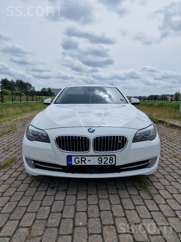 BMW Sveiki, pārdodu savu BMW 523i F11 2010 g. auto ar 