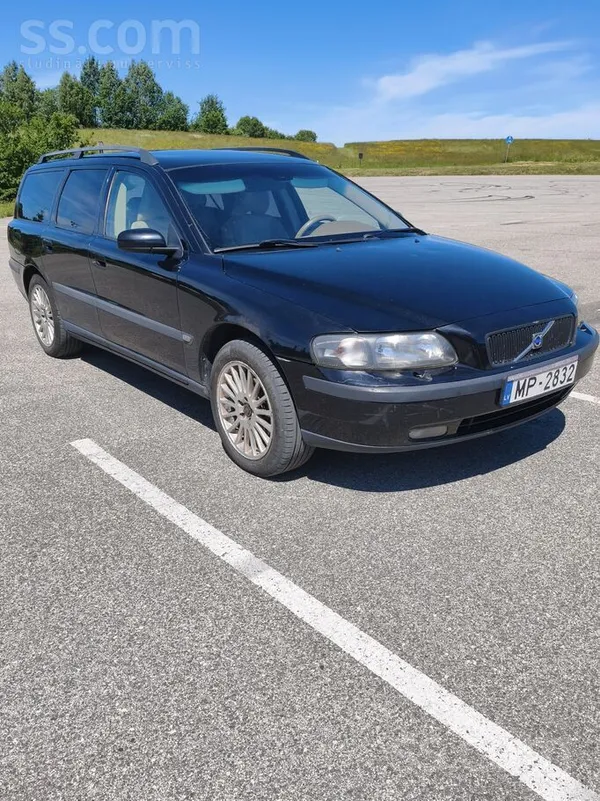 Pārdod Volvo v70, ir papildus trešās rindas sēdvietas. Maksimālā motora jaud