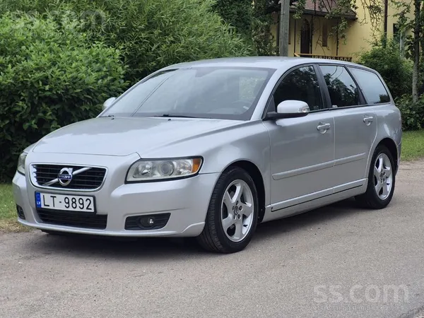 Volvo Pārdodu V50 Facelift modelis. Ļoti labā tehniskā u