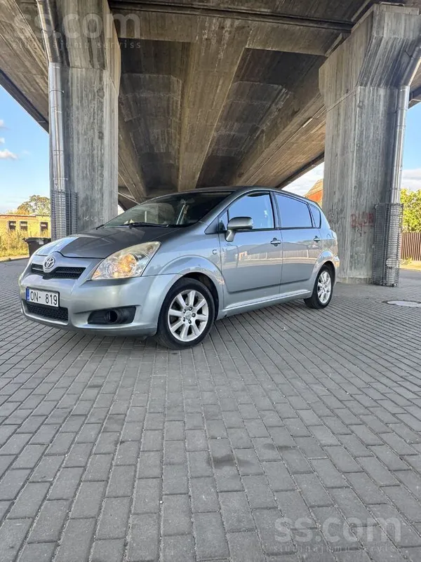 Toyota Авто в хорошем состоянии мотор работает отлично уд