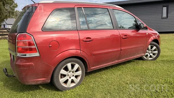 Opel Pārdod Opel Zafira. 2005.gada. Benzīns/gāze. 7 sēd