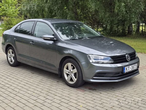 Volkswagen Jetta 1.4 turbo benzins ar septiņpakāpju automātis
