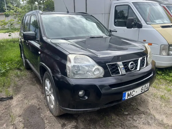 Nissan Auto sedies un brauc. viss kas vajag strada. tehni