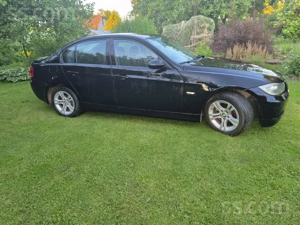 Auto labā tehniskā stāvoklī, vizuāli atbilstoši vecumam ...