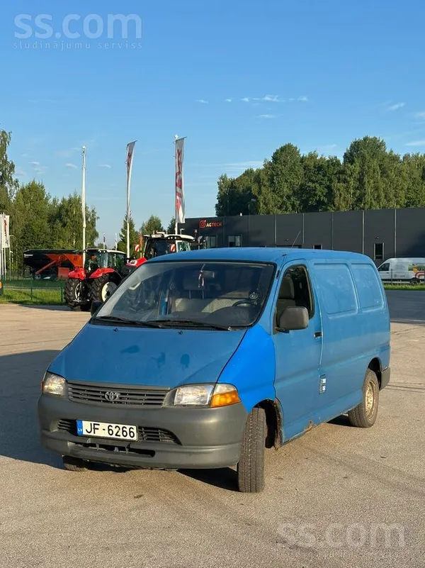 Tiek pārdots kvalitatīvs un izturīgs darba auto. 
2.5 D-4D dīzeļmotors ar m