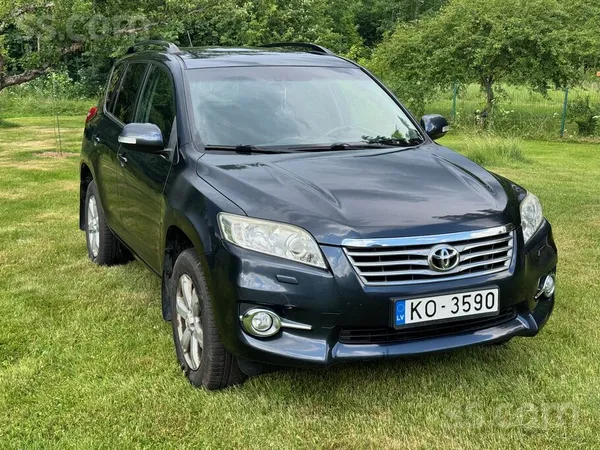 Toyota Pārdod Toyota Rav4 2011. gada, 2.0L benzīns ar pil