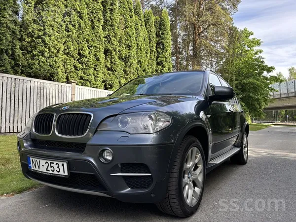 BMW Pārdodu savu Bmw x5. Viss strādā izcili. Uz doto b