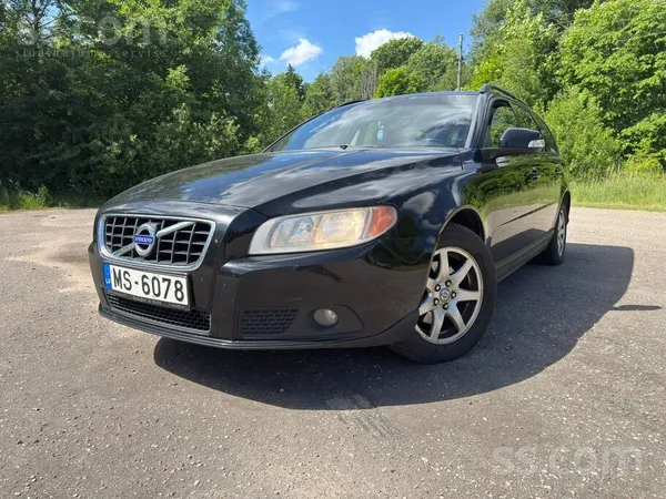 Pārdodu Volvo V70 2.0D 2010
6 pakāpju manuālā kārba. 
Labā vizuālā un tehn