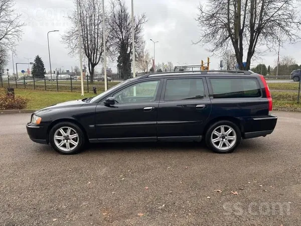 Volvo Продаю вольво V70 на запчасти звоните по ватсапу-2