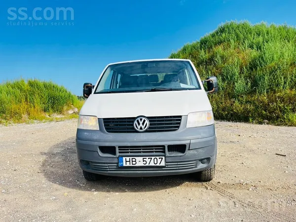 Volkswagen Pārdod VW transporter T5 ar kravas kasti darba kār