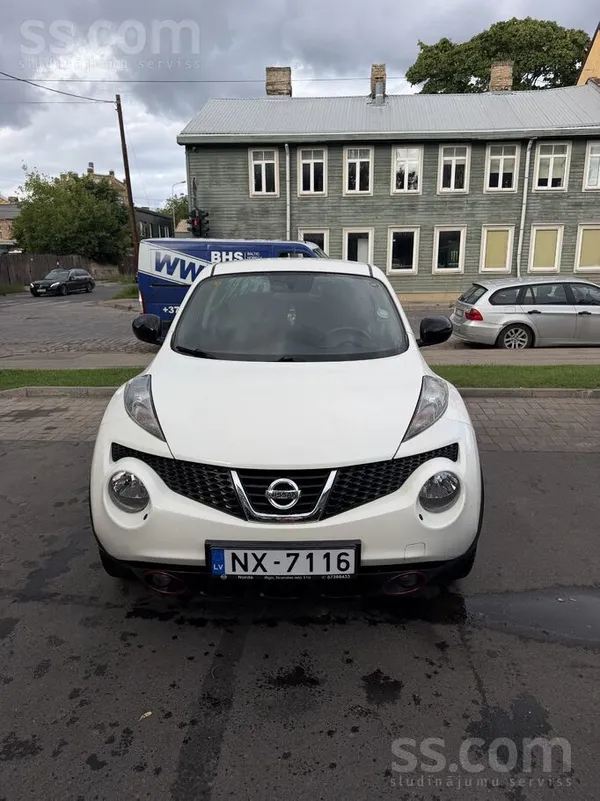 Здравствуйте. Год 2013 
7000€ 
Автомат 
Круиз контроль 
Подогрев сидений
