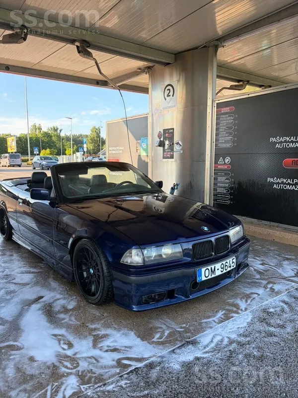 BMW Auto pirmo vasaru Latvijā. 