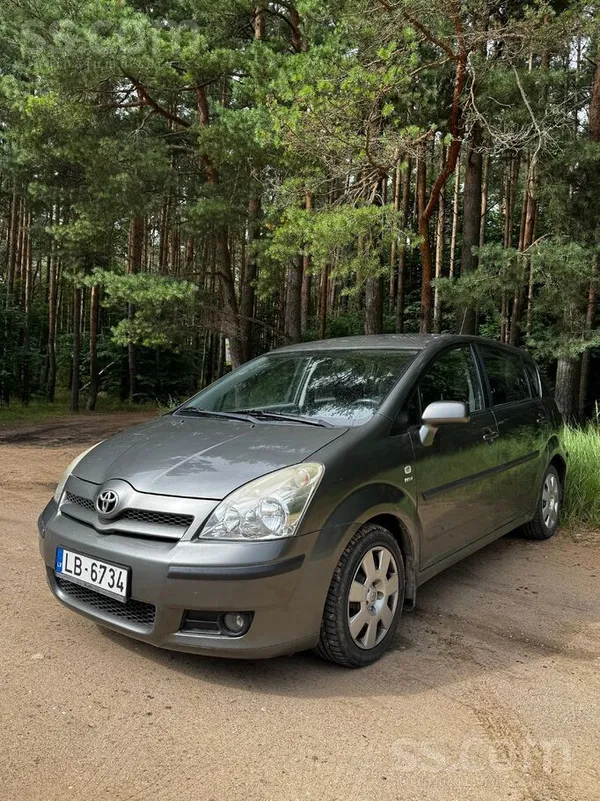 Toyota Toyota Corolla Verso 1.8 бензин, механика, 95 кВт,