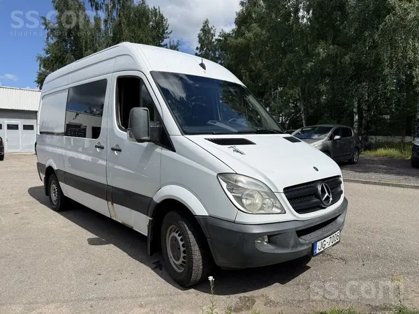 Mercedes Sprinteris pilna darba kartiba, vis strādā. Sēdies