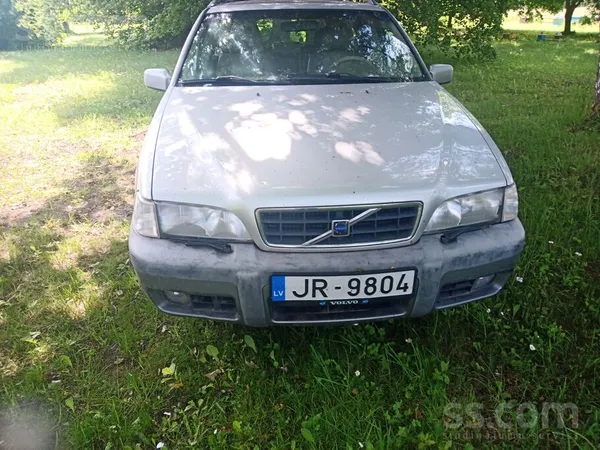 Pārdodu veco labo Volvo Cross country. Sīkāk pa telefonu vai uz vietas