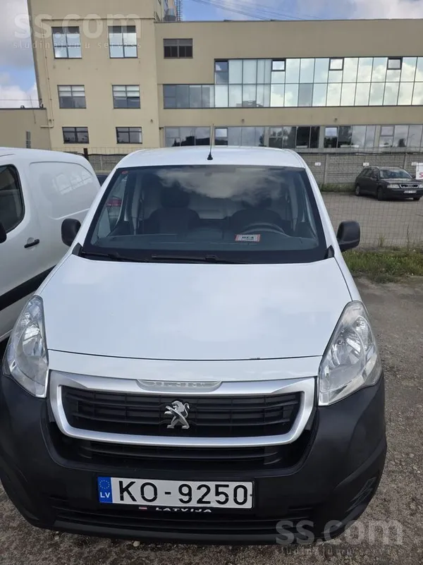 Peugeot Pārdod uzticamu un labi koptu automašīnu. 