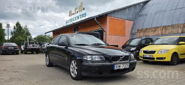 Volvo Volvo S 60. TA līdz 16.10.2026. Daudz labu ekstru