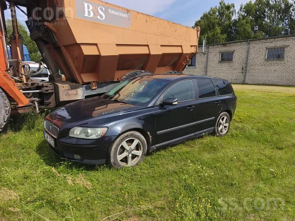 Volvo Pārdodu Volvo V50 ar 2.0 dīzeļdzinēju. Auto darboj