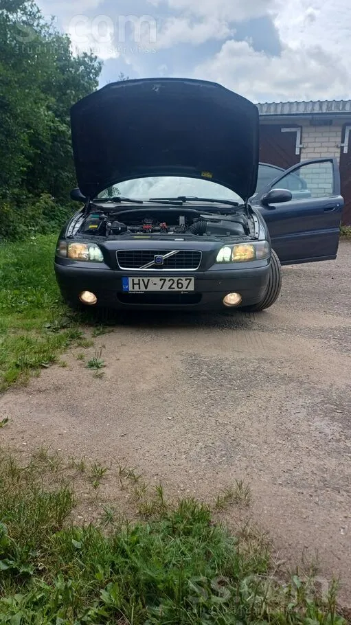 Volvo Ar motorā defektu, salons un virsbūve priekš vecum