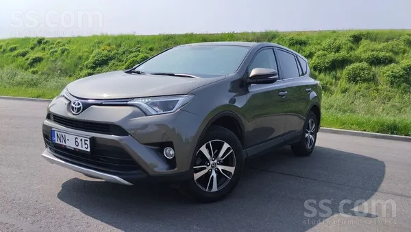 Toyota Продаётся Toyota Rav 4 2016 года. 