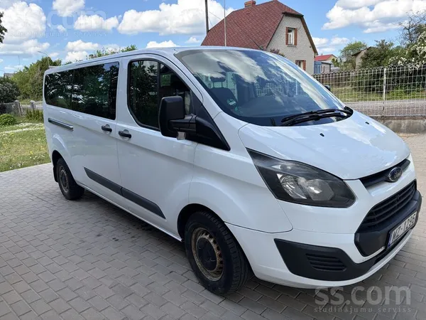 Ford Firma pārdod Ford Transit Custom ar 9 sēdvietām. P