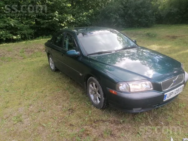 Volvo Pārdod Volvo S80. 