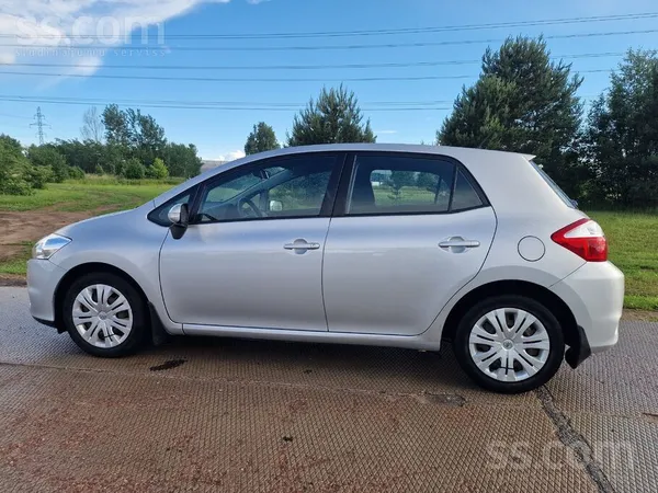 Toyota Toyota Auris 1.6 бензīns, 6 pakāpju manuālā pārnes