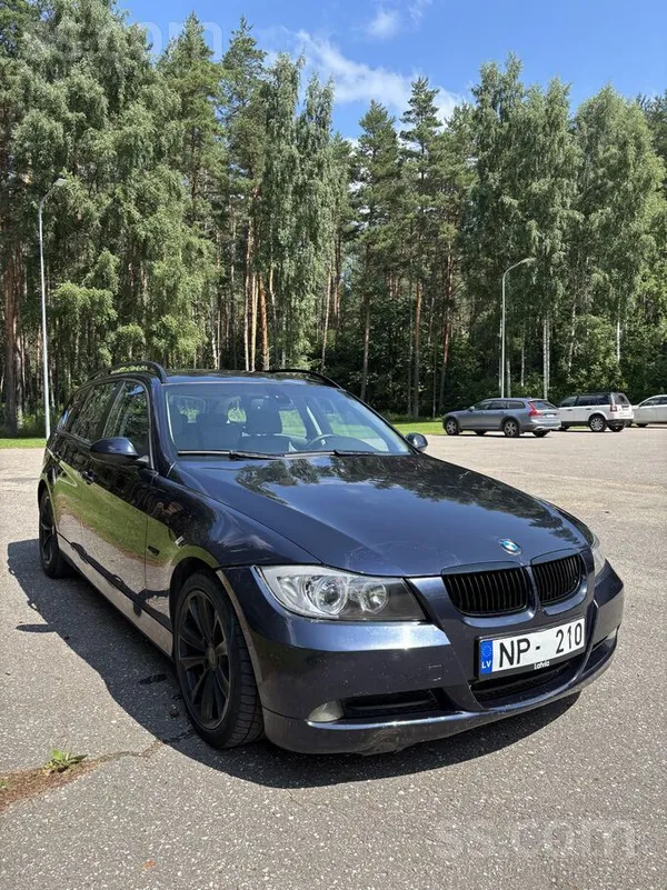 BMW BMW E91 320i Touring 110 kW Monaco Blau Metallic