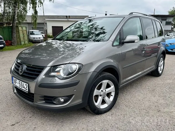 Volkswagen Volkswagen Cross Touran 2.0 Tdi 103 kW (140 Zs)