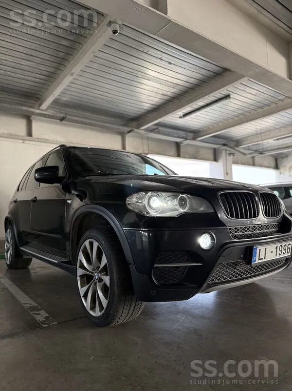 BMW Pārdodu BMW X5 E70 180kw, lieliska komplektācija, 