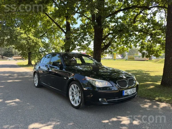 BMW Pārdodu BMW E60 530d, 2007. gada, melnā krāsā, 3.0