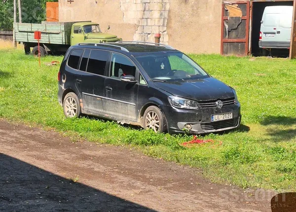 Volkswagen Pārdodu detaļām vai celšanai augšā. Pārsitu karter