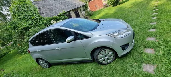 Ford Pārdodu uzticamu un ekonomisku 2015. gada Ford C-M