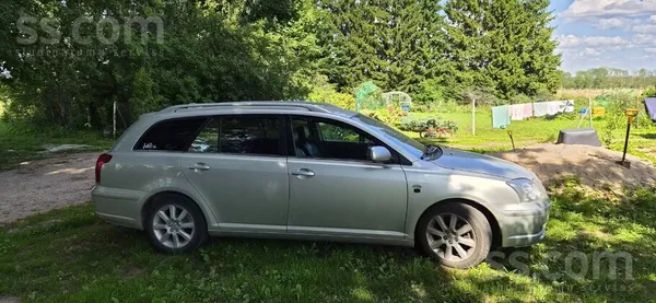 Toyota Pārdodu tojotu avrnsis ar spidometra defektu nejie