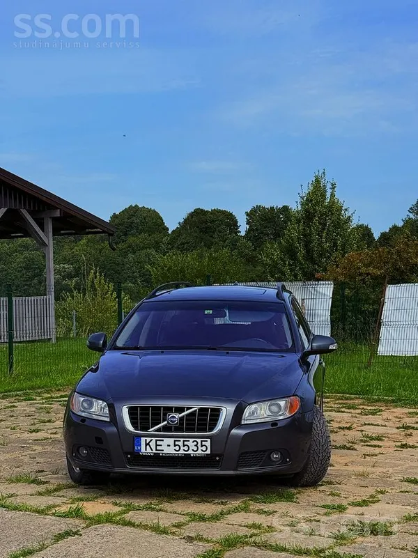 Volvo Pārdodu Volvo V70 2.4 D5 136kw automātu. Tikko izi