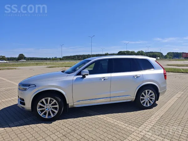 Volvo Pārdod Latvijā pirktu auto. Visas apkopes pie dīle