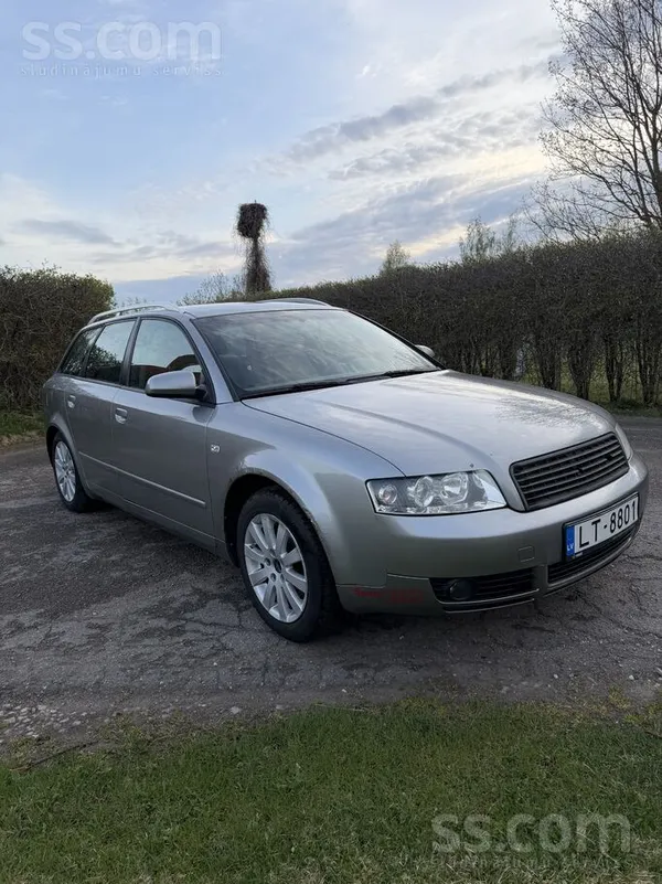 Audi Pārdodu Audi A4 ar benzīna/gāzes dzinēju. Speciāls