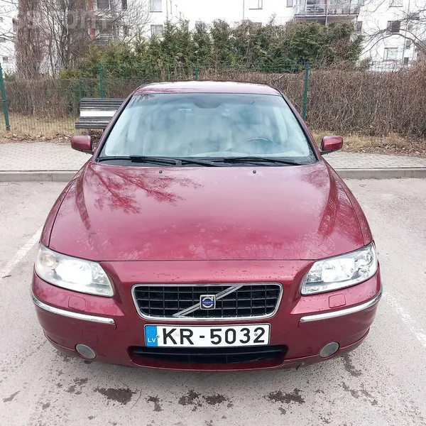 Volvo Pardodu Volvo S60 2005g. 2.4-120kw manuala karba,